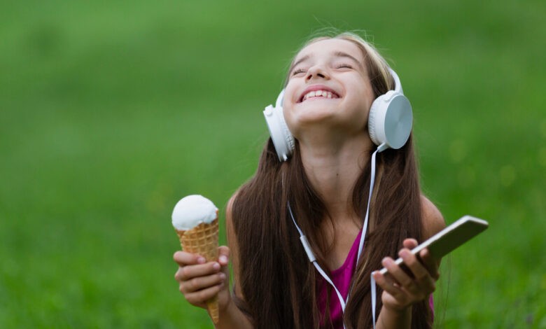 Âm thanh tạo nên sắc màu cảm xúc trong đời sống hiện đại